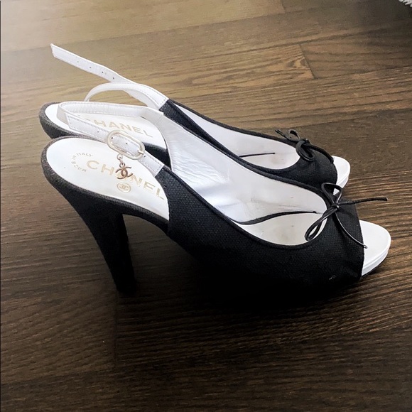 Chanel Woven Peep-Toe Pumps - Picture 4 of 4